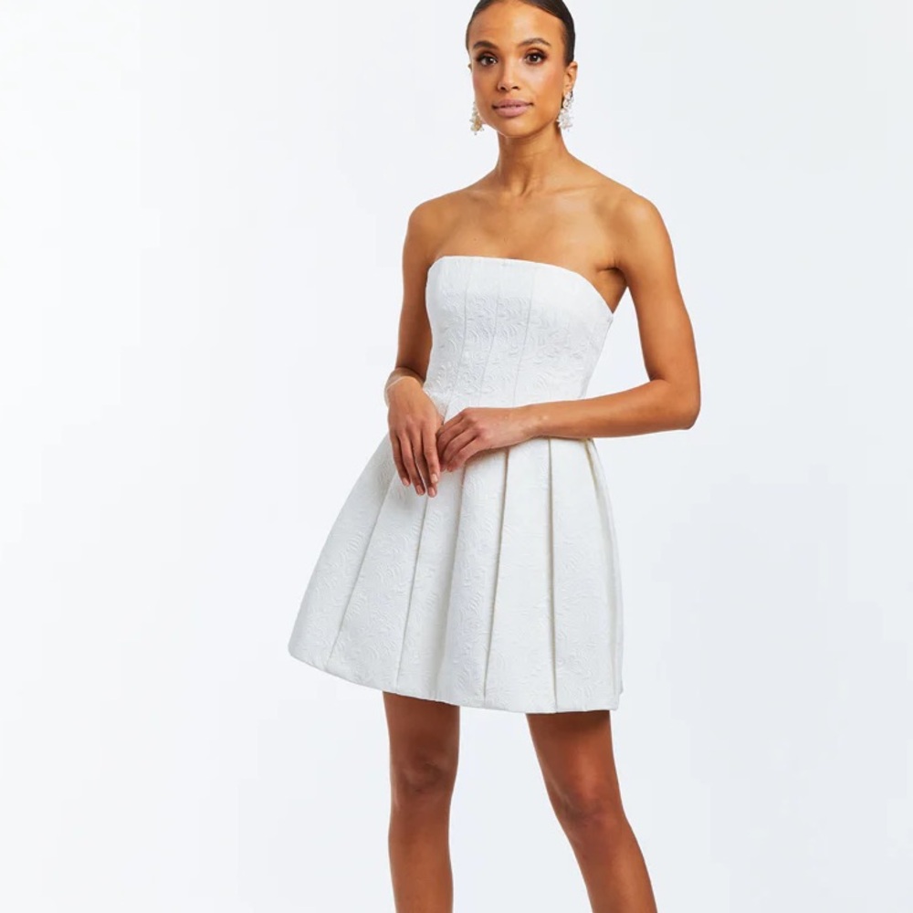 Mestiza white strapless dress